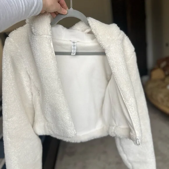 ALO Yoga Soft White Sherpa Jacket